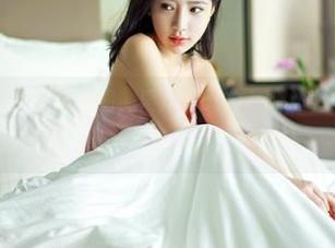 Feilin嗲囡囡 – 双人美图，果儿Victoria那张脸，又甜又撩，让人想多看几眼。
