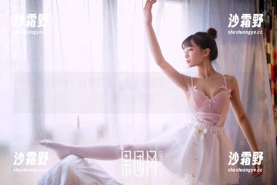GIRLT果团网 - 短裙图集，周妍希的每一张都在轻声诉说——我想回家喝茶。