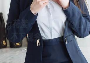 HuaYang花漾 – 可乐Vicky的自拍图集：不下载会后悔的那种！