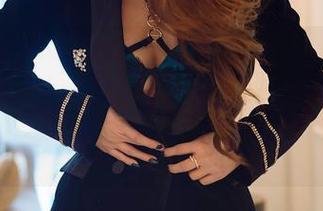 HuaYang花漾 – 宋KiKi少女：从这个角度看她，竟有种我也想去探个究竟的冲动，顺便再找找资源。