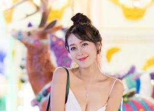 IMiss爱蜜社 – 免费来拿！温心怡的泳衣图册，保证让你忍不住多看几眼！