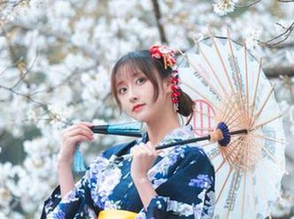 图库里的Luisa_零纱瑜伽的极简主义之美