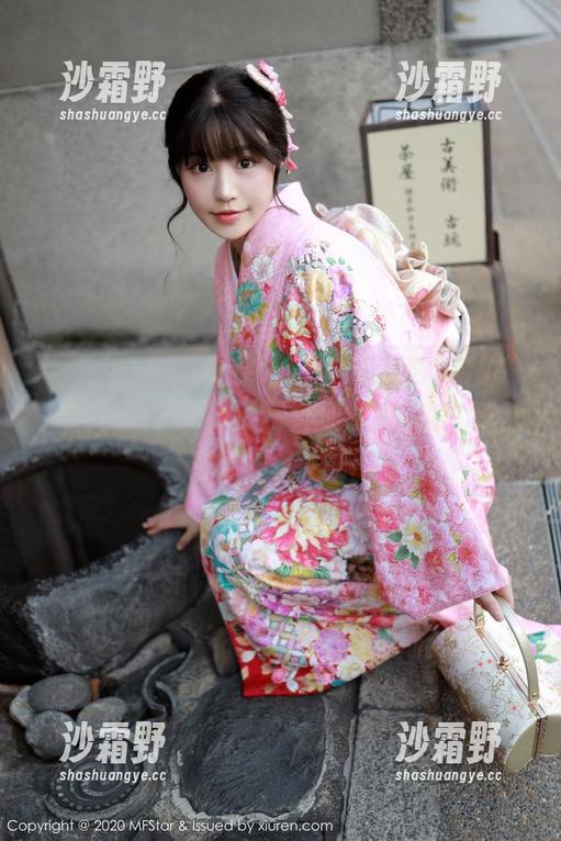 MFStar模范学院-果儿Victoria MFStar模范学院 - 网盘开门见“厨娘”,果儿Victoria的写真就像她的菜,个个都是精致小品!