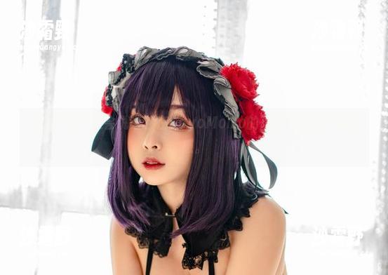 难道这毛衣还会说话？在SayoMomo的高清作品里充满情感。