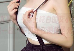 UGirls尤果网 – 穿上纯白的艾小青，直接冷露一脸：你们还在期待圣光吗？