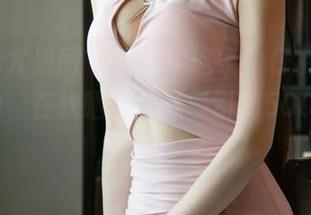 UGirls尤果网 – 萌琪琪这条牛仔裤，好像有魔力，在线晒图就能吸引到5000个点赞！