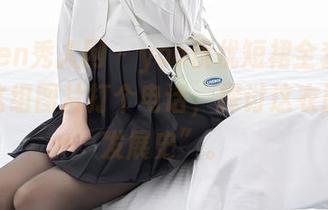 Xiuren秀人网 – yoo优优短裙全套，真想给这组图片打个电话，探讨这衣服的“发展史”。