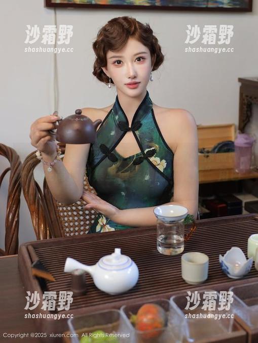 Xiuren秀人网 - 不伪装的真实：徐微微mia在高清图集里演绎她的“花嫁”角色。