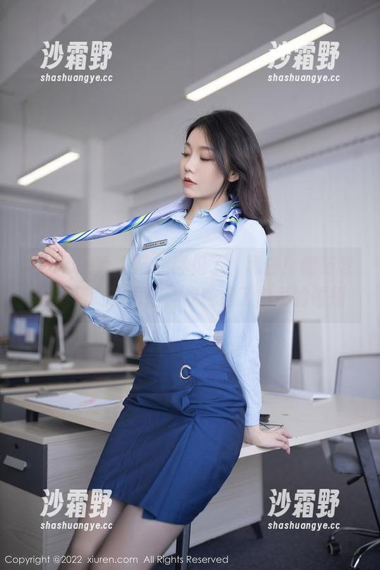 Xiuren秀人网 - 再见了，黑白！雅茹老师红裙高清图册，欢迎进入色彩的碰撞