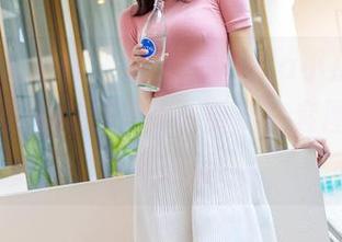 YouMi尤蜜荟 – 细品Angela小热巴的厨娘风！整体构图不那么重要，套图分享你值得拥有！