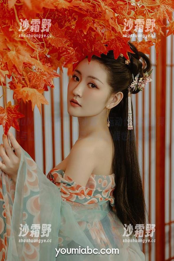 YouMi尤蜜荟 - 艾小青，运动作品中的真实与虚幻，原来免费的有时候也挺失真。