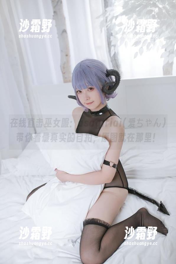 在线直击巫女服：asagiriai(爱ちゃん)带你看最真实的自拍，原图就在那里！