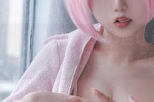 所以eloise软软的泳衣cos能让这张图片变得特别，还是仅仅遗漏了点啥呢？