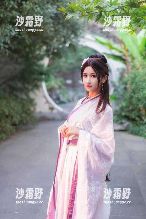 套图中的三度69女警，穿上制服变身小辣椒