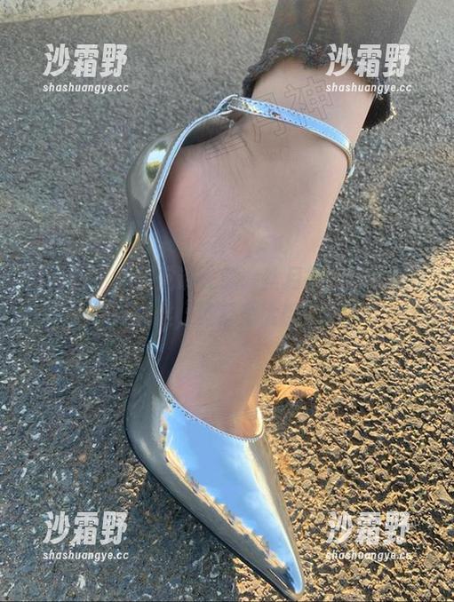 微密圈 - 原图党请注意：丝月神的这一裸足凉鞋亮丝，壁纸也太香了吧？