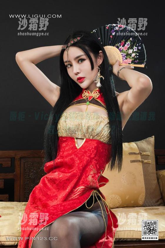 丽柜 - Vicky的纯白写真，难道在邀请我进入她的白色梦境？