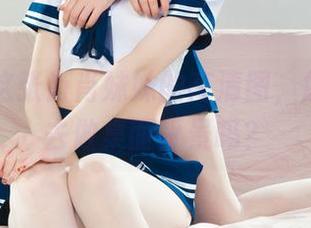 丽柜 – 这张肖肖妹妹的高清图，您愿意拿去做桌面背景吗？