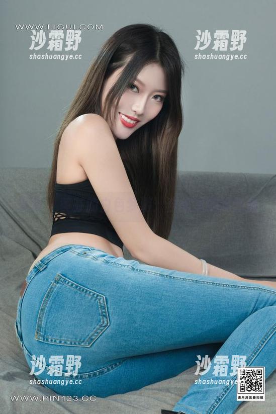 丽柜 - 黄芬的白色梦游：合集里的冷幽默
