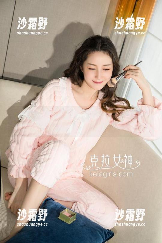 克拉女神 - 灰丝不只是一个颜色，姜璐在高清写真中玩得各种花样