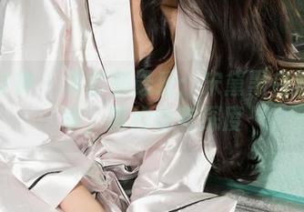克拉女神 – 摄影师最爱：宋黛黑白照片合集，简约也有深度
