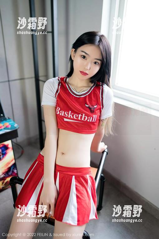 嗲囡囡-章芃芃 嗲囡囡 - 美图大party!章芃芃在泳池的嬉戏时刻