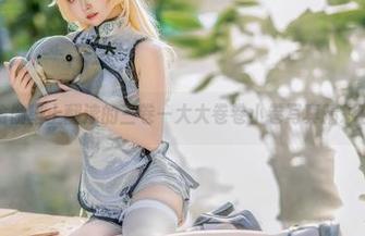 在瑜伽垫上翻滚的三卷—大大卷卷小卷写真精彩合集