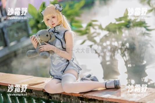 在瑜伽垫上翻滚的三卷—大大卷卷小卷写真精彩合集