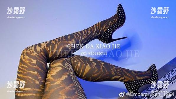 微密圈 - 宸大小姐的和服在线合集，随便翻几张都让我心想着……