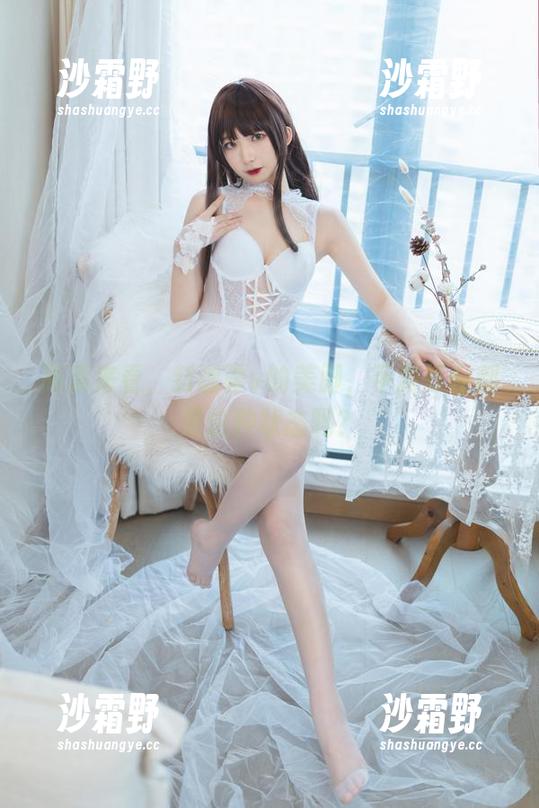 高清来看，封疆疆v的美脚，手游打怪都是这种状态吗？