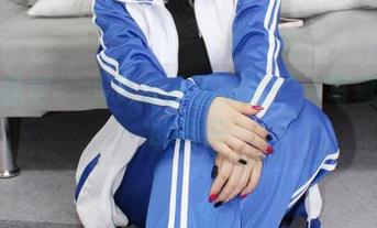 小众视觉 – 小薯条的油亮旋律：写真图集的音符