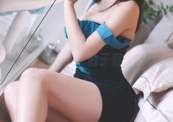 旗袍啊，原图中小酥酱的身姿，瞬间把我击倒，太有韵味了，肚子都饿了，想吃小点心。