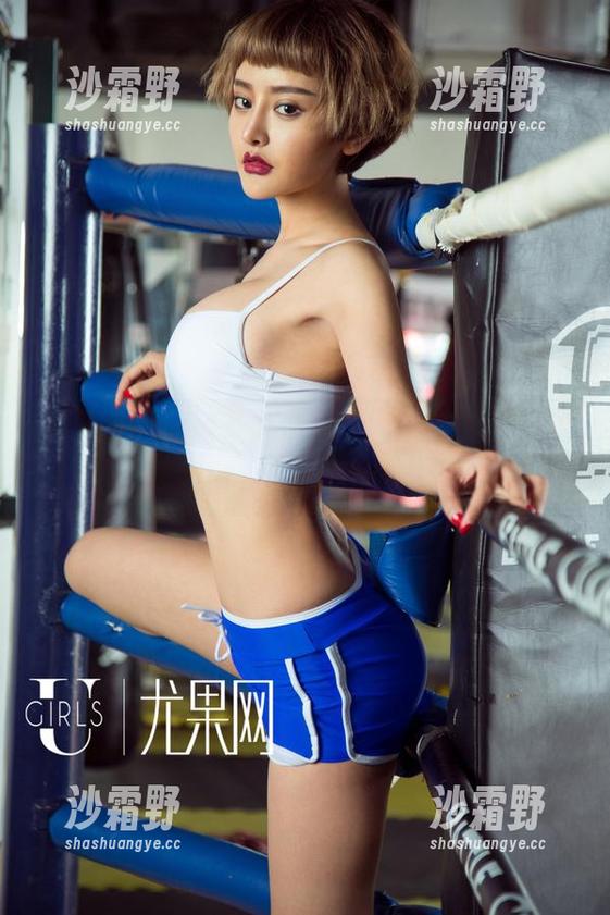 尤果网 - 原图直奔泳池，唐溪若究竟为了哪个泳圈而战？