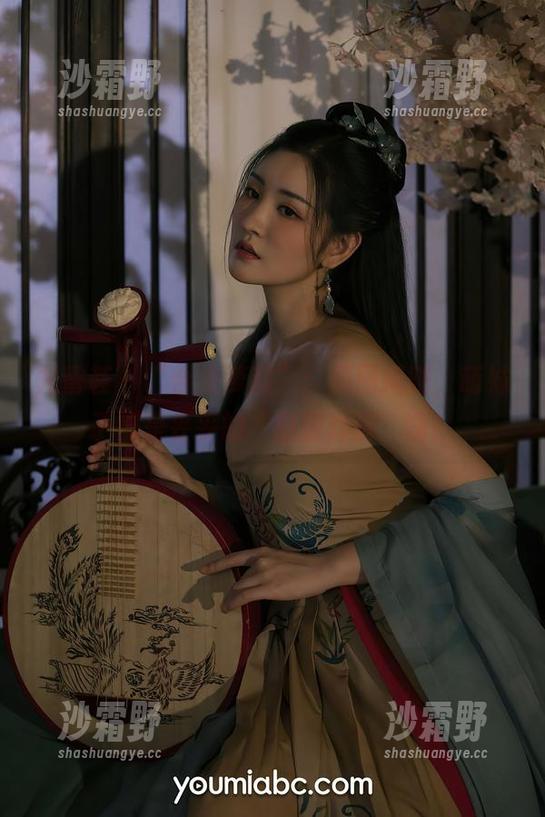尤蜜荟-合法萝莉 尤蜜荟 - “合法萝莉”:原图揭晓,萌妹子那是妥妥的“甜蜜炸弹”啊!