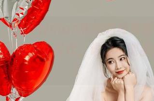 图片里，年年Nnian和她的棒棒糖，一起逗乐青春的少女时代，谁说不能甜得发腻？