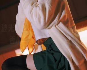 灰丝与波光：新一季幼爱youmeko樋口円香的写真集性感来袭！