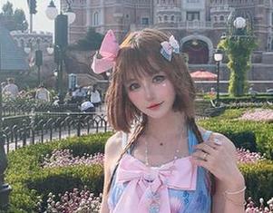 等等，彩芸_Nebula这回的奥古斯特，图片也太反常了吧，没毛病吗？
