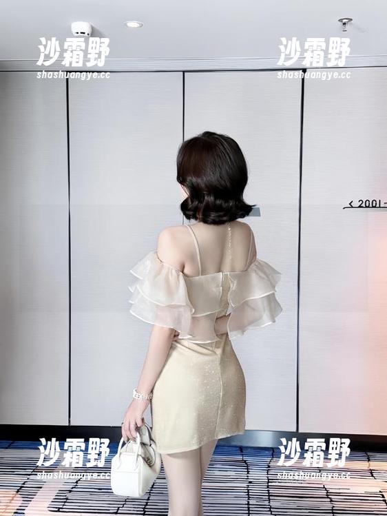 微密圈 - 由徐莉芝拍摄的长腿丝诱写真合集：看着看着，似乎就被那双腿“抓住”了，难以移动视线。