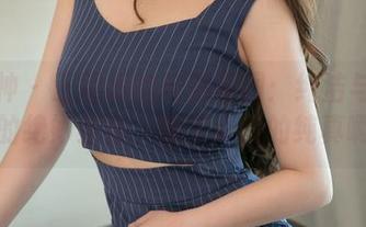推女神 – 王明明的校服原图：纯洁与俏皮的绝妙组合，赞不绝口的纯真啊