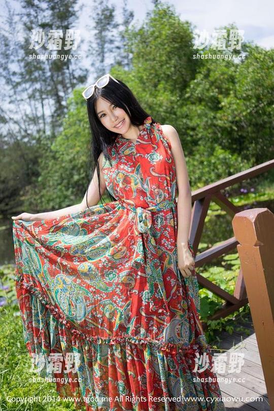 推女神 - 当琪琪qlql遇上户外，壁纸版的自然风，这画面太美，让人停留了多久呢…