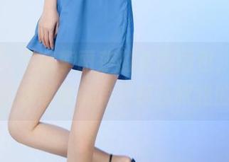 推女郎 – 下载李丽莎的长腿图包，哈哈，她的腿好像每个角度都在跟我偷瞄！