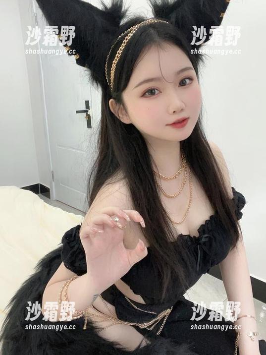 是依酱吖的油亮写真集，光滑到能反光！防滑请自备安全带！