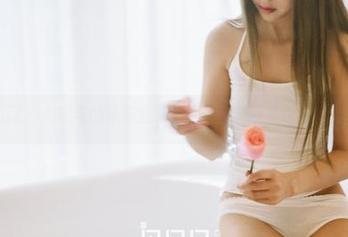 果团网 – 周妍希的泳装全集，下载之前可先深呼吸一下哦