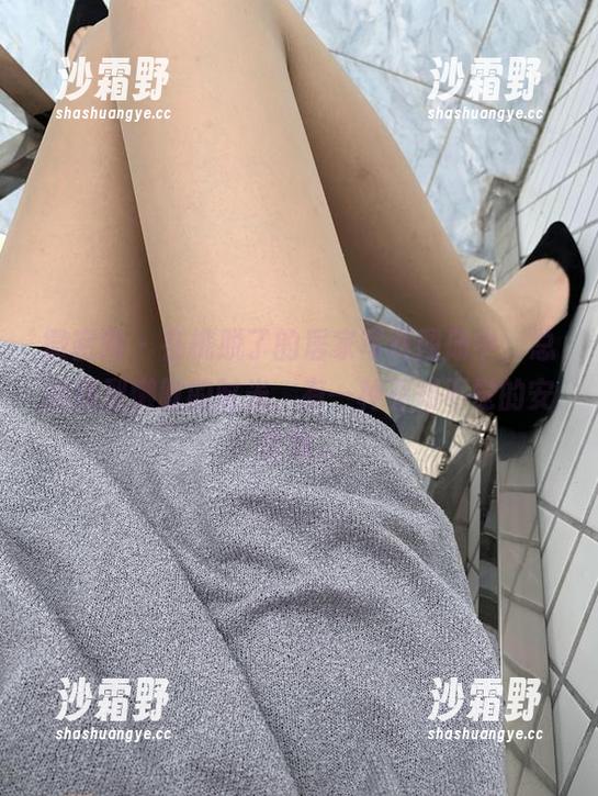微密圈 - 在桃脱了的居家写真图册中，总能找到懒散的时光，有一种不知不觉的安逸感。