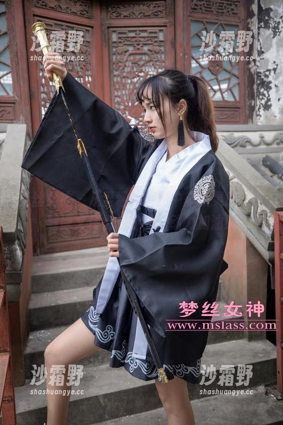 梦丝女神 - 从雪馨的旅拍中获取灵感，下载原文件给你的创作动力加油！