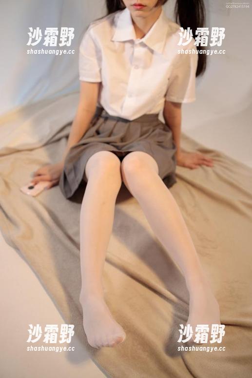 森萝财团-小香 森萝财团 - 小香的诱惑:白丝少女的高清室内K壁纸分享