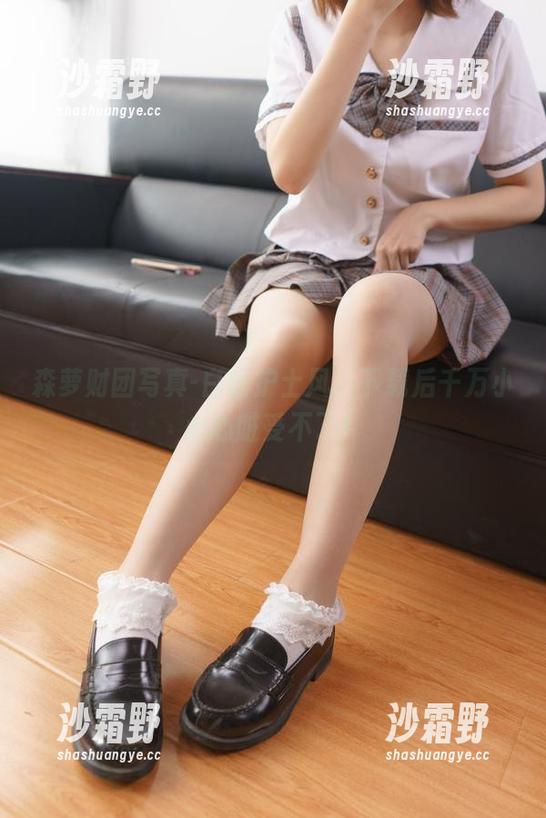 森萝财团写真-白丝护士风，下载后千万小心心脏受不了！