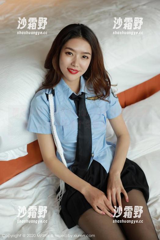 模范学院-果儿Victoria 模范学院 - 果儿Victoria说纯白也能抢眼,自然不过是个免费美图而已。