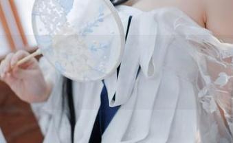 樱落Selena的免费运动照片，别看这姿势，可能我也能做到！呃…可能吧！
