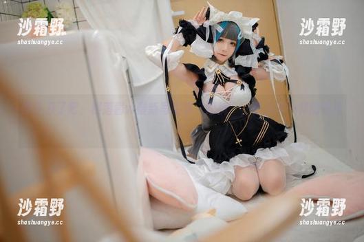 等不及了吧，樱落酱w最新写真集“短裤”，来点不一样的看法！