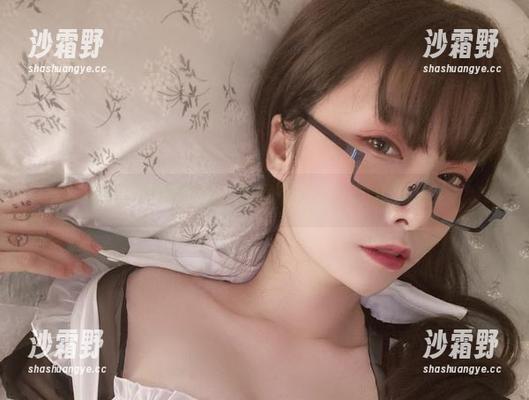 最新的高跟鞋照片，次屁啦又引发鞋控鸡血了。